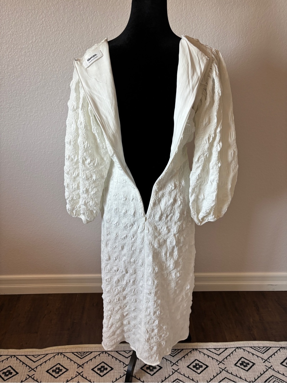 Showpo. Miggy Textured White Cutout Maxi Dress with Puff Sleeves - Picture 11 of 12